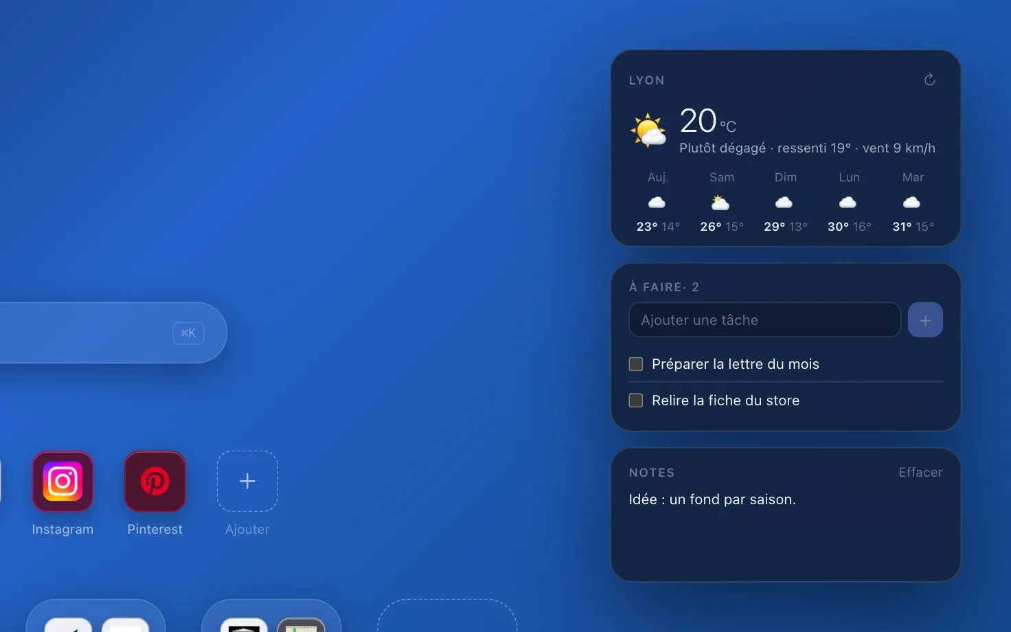Gros plan sur les trois widgets : la météo à cinq jours de la ville choisie, une liste de tâches et une note rapide.