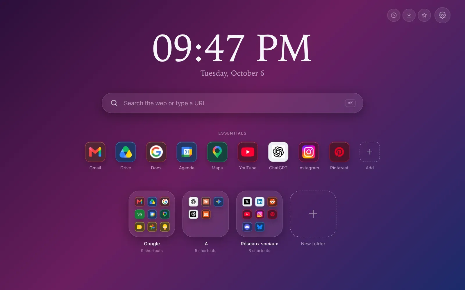 The time in very large type, in twelve-hour format and a serif typeface, with the date underneath, above the search bar, the Essentials and the folders.