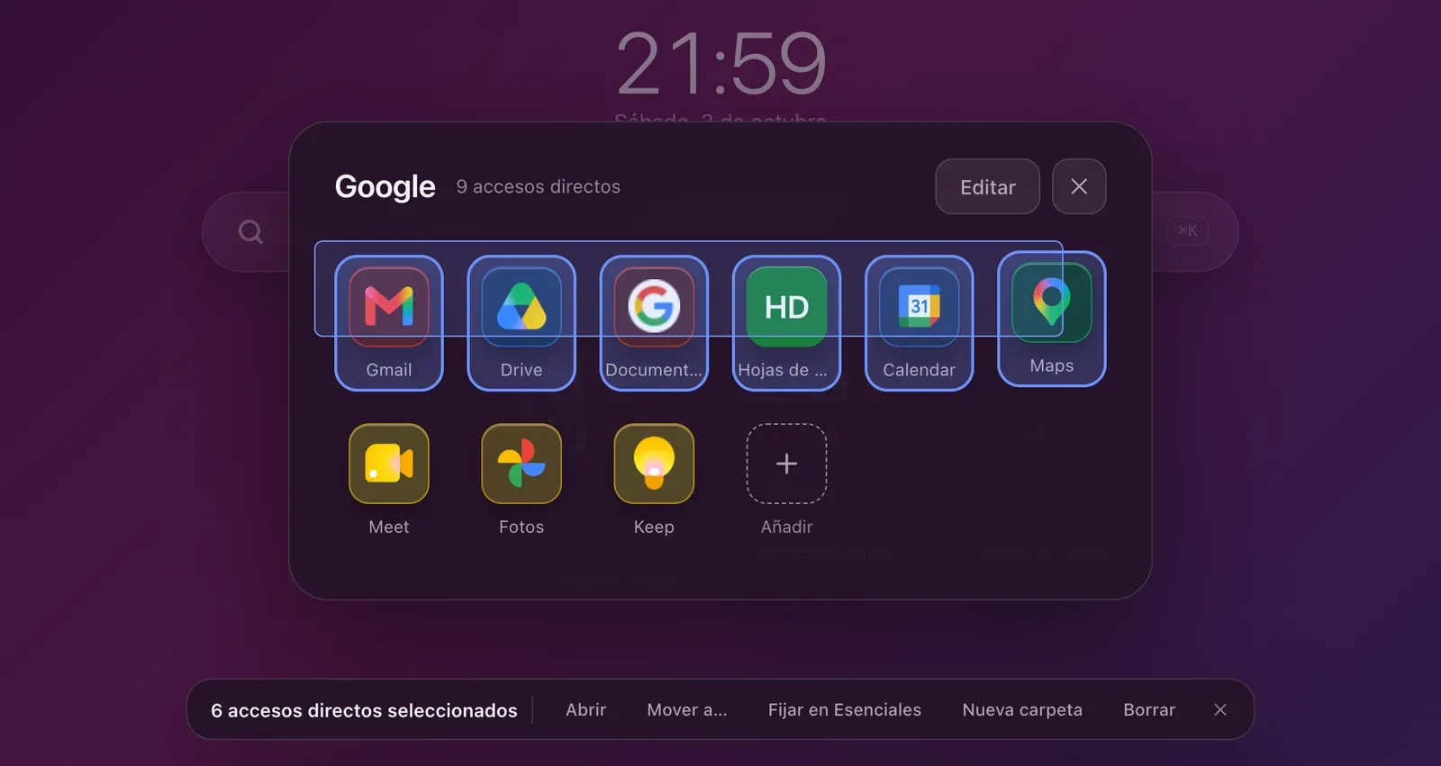 Un rectángulo trazado en una carpeta abierta: seis accesos directos seleccionados a la vez, y la barra que propone abrirlos, moverlos o fijarlos en Esenciales.